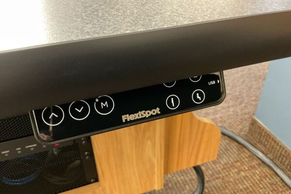 Pedestal: Height adjustment panel