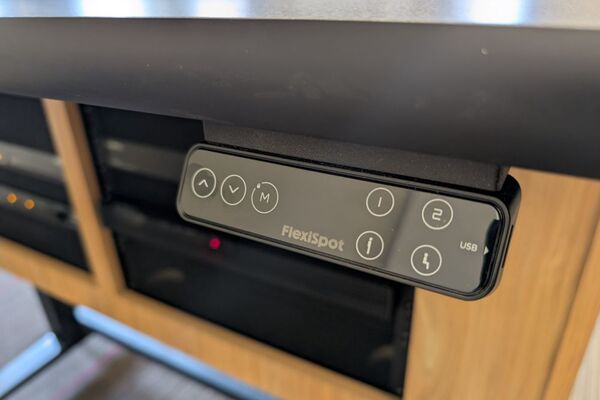 Pedestal: Height adjustment panel