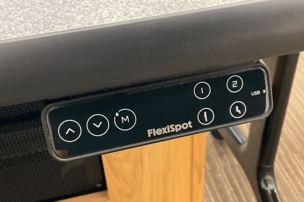Pedestal: Height adjustment panel