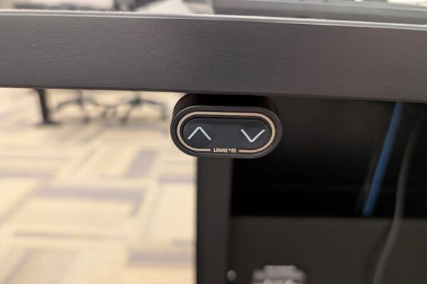 Pedestal: Height adjustment panel