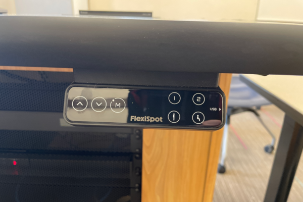 Pedestal: Height adjustment panel